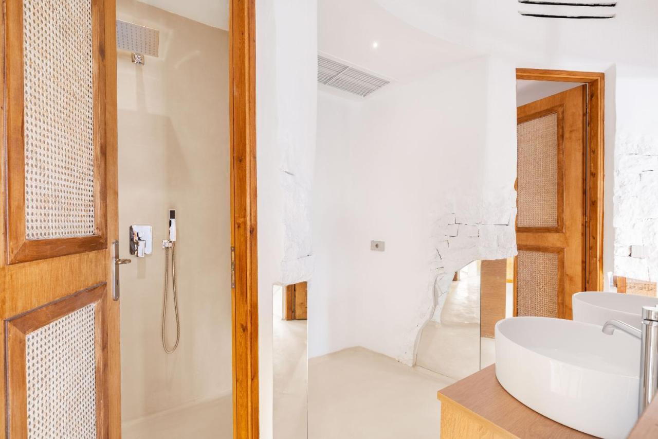 Faos Exclusive Suites Ornos  Exterior photo