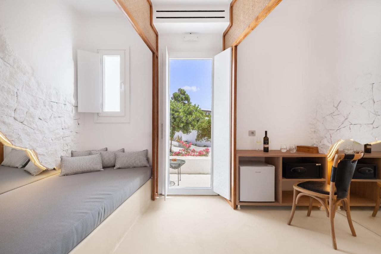 Faos Exclusive Suites Ornos  Exterior photo