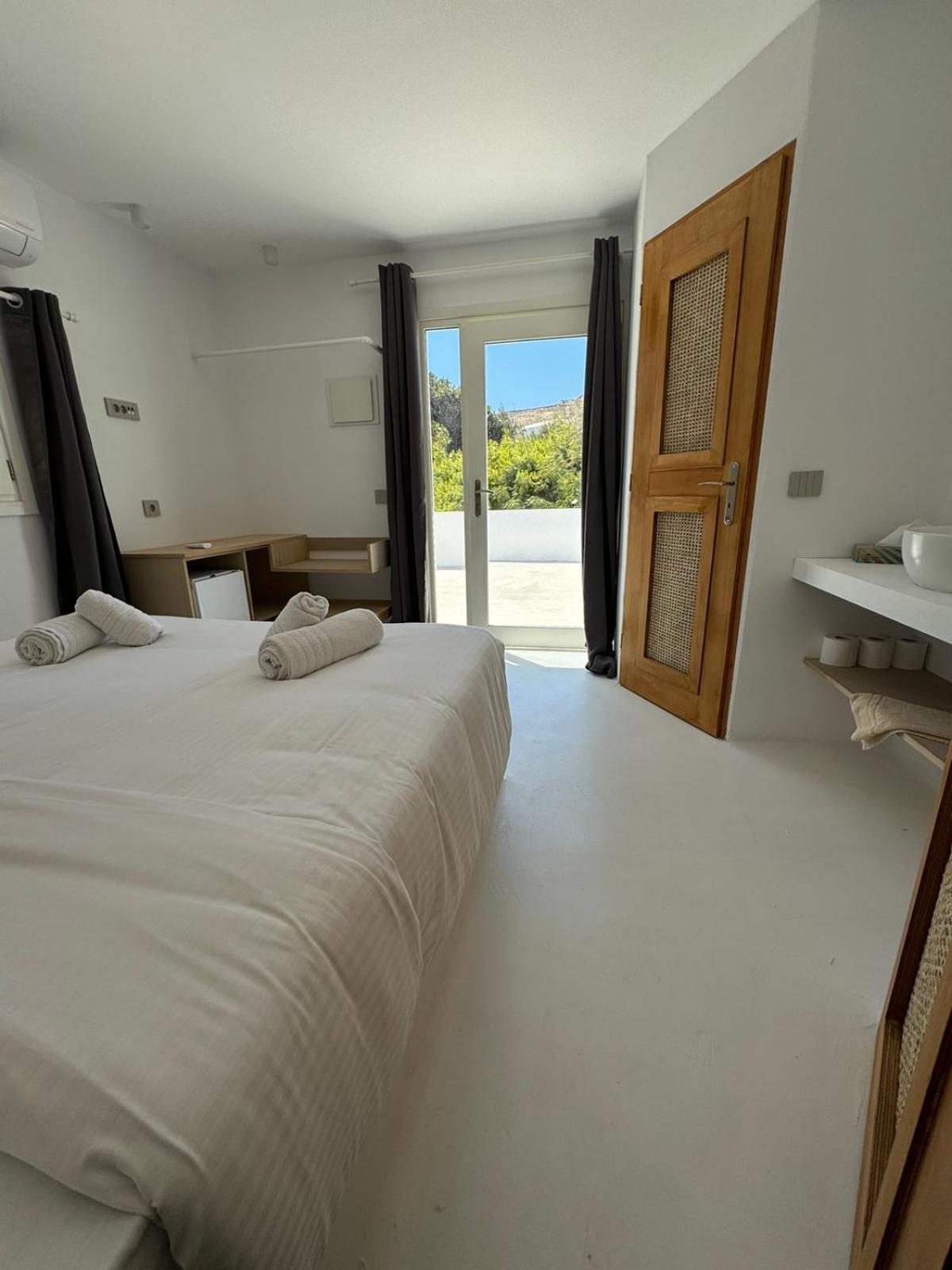 Faos Exclusive Suites Ornos  Exterior photo
